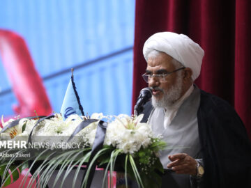 انقلاب اسلامی نماز جمعه را زنده کرد
