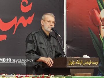 لاریجانی: مهمترین موضوع، همبستگی مردم برای شکست دشمن است