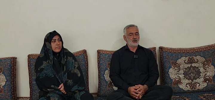 پدر و مادر شهید رمضانی: پای آرزوهای «محمدعرفان» می‌ایستیم