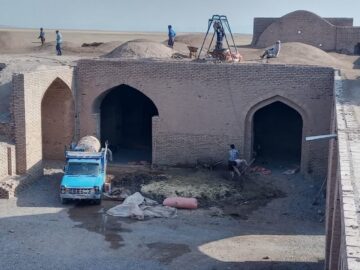 عملیات مرمتی در رباط جهانی عباس آباد تایباد اجرا شد 