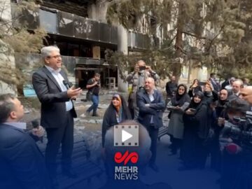 گزارش خبرنگار مهر از بازدید سفرای خارجی از ساختمان شیشه‌ای