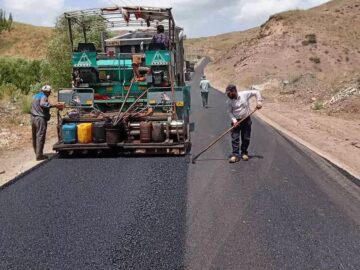 آغاز عملیات روکش آسفالت محور روستایی دیزان – ناریان در طالقان