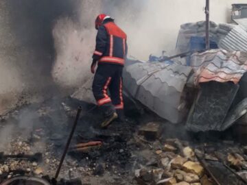 مهار حریق انبار روغن در سمنان؛ حادثه تلفات جانی نداشت