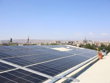 بزرگ‌ترین نیروگاه خورشیدی شمال‌غرب کشور در مرند کلنگ زنی شد