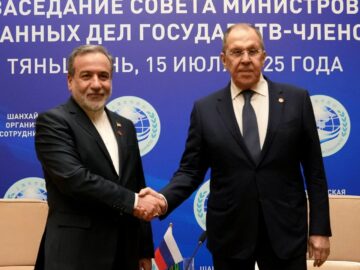 دیدار عراقچی و لاوروف در حاشیه نشست سازمان همکاری شانگهای