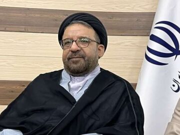 هنر و هنرمند متعهد زبان گویای انقلاب اسلامی باشد