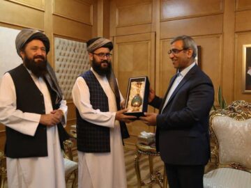 استاندار خراسان رضوی با سرپرست کنسولگری افغانستان در مشهد دیدار کرد