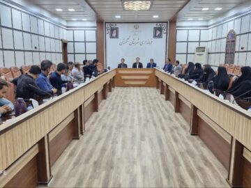 دهیاران تنگستان در رشد و بالندگی روستاها نقش‌آفرینی کنند