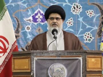 نباید فریب وعده‌های ظاهری دشمن را خورد