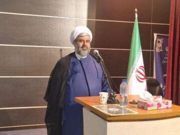 مداحان و ستایشگران عنصر فعال میدان جهاد تبیین هستند