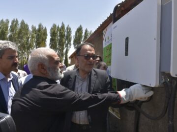 ۲ نیروگاه خورشیدی چاه آب کشاورزی در اراک به بهره‌برداری رسید
