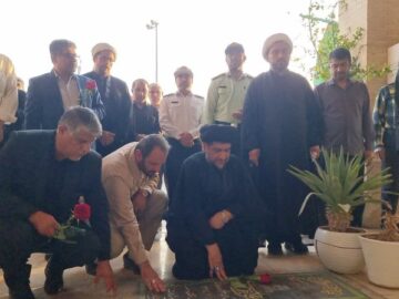 تجدید میثاق با شهدا به مناسبت ۵ مرداد در گناوه