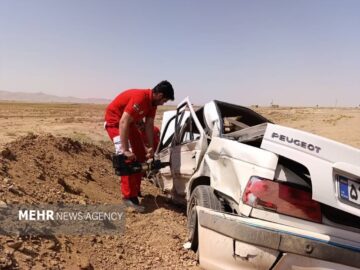 واژگونی پژوپارس در جاده شریف‌آباد به ایوانکی ۴ مصدوم برجای گذاشت