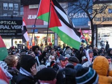 تظاهرات حامیان فلسطین مقابل دفتر گروه مشاوره «بوستون» آمریکا + تصاویر