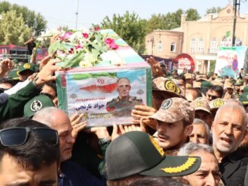 تصاویری از تشییع پیکر شهید سردار نارنجی در ارومیه