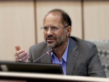 سیفی رئیس شورای شهر یزد ماند