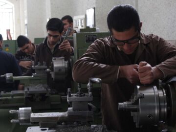 صنایع شرق استان کرمان به نیروی انسانی ماهر نیاز مبرم دارند