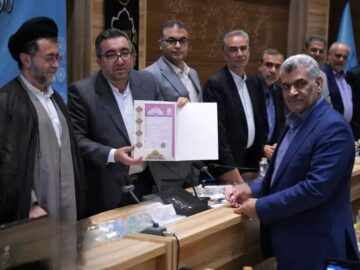 اسناد مالکیت تخت‌جمشید، باغ ارم، سد درودزن و دریاچه پریشان صادر شد