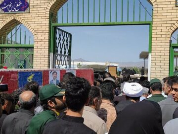 برگزاری مراسم باشکوه تشییع و خاکسپاری شهید بسیجی زاهدان