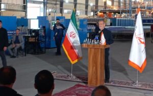 رئیس‌جمهور یک واحد تولید کننده ظروف شیشه‌ای در زنجان را افتتاح کرد