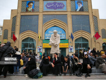 استاندار خراسان رضوی: اقتصاد زائر در مشهد نیازمند توسعه است
