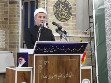 امام جمعه مهاباد: جنایتکاران گذشته و امروز مدعیان دروغین حقوق بشر هستند