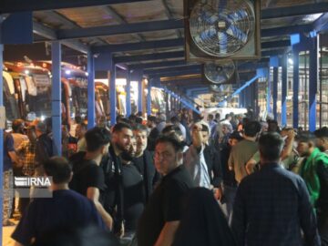 بسیج ظرفیت‌های ناوگان حمل و نقل کشور در مرز مهران