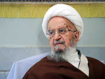 آیت الله مکارم شیرازی: سنت های اصیل حوزه علمیه باید حفظ شوند