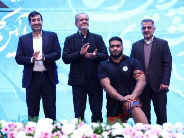 تکریم پهلوانان در دولت وفاق در روز شمارش معکوس برای پایانِ حکومتِ «سلطان» به دست علیپور