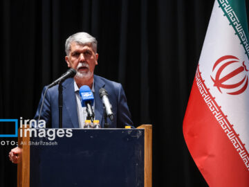 وزیر فرهنگ: خبرنگاری در کشور معیشت ناامنی دارد