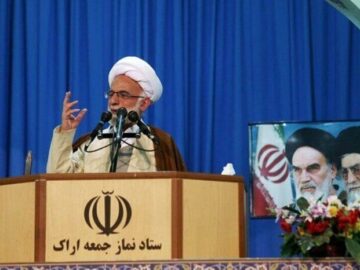 امام جمعه اراک: خبرنگار واقعی منادی حقیقت و خنثی‌کننده توطئه دشمنان است