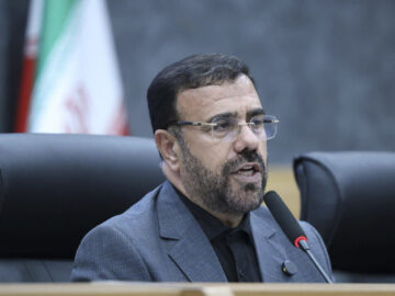 استاندار: همه دستگاه‌ها و نهادهای عضو ستاد اربعین فارس در خدمت زائران اربعین هستند