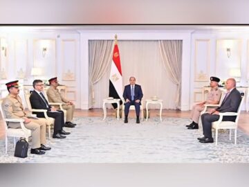 سفر رئیس ستاد مشترک ارتش پاکستان به مصر و دیدار با السیسی