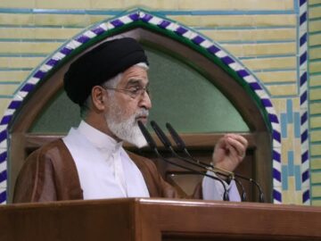 امام جمعه موقت یزد: پیاده روی اربعین، نماد وحدت امت اسلامی است