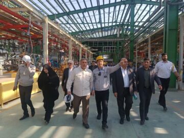 رییس کمیسیون اقتصادی مجلس: خودروسازی بروجرد توسعه می‌یابد