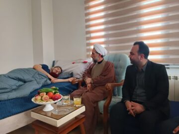 عیادت نماینده ولی‌فقیه از رییس خبرگزاری جمهوری اسلامی استان قزوین