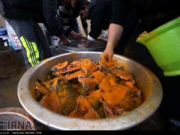 موکب مازندران پنج هزار پرس غذای گرم در سامرا توزیع می‌کند