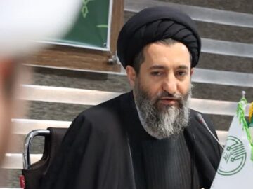 جامعه خبری و مداحان وحدت آفرین هستند