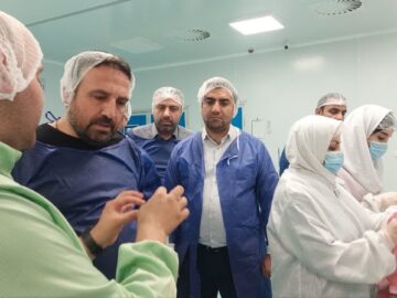 معاون فرماندار پردیس: جنگ تحمیلی ۱۲ روزه  روند تولید کارخانجات را تعطیل نکرد+ فیلم