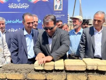 برگزاری آیین خشت‌گذاری مدرسه ۱۵ کلاسه در رباط کریم