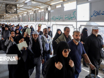 روند بازگشت زائران اربعین از مرزشلمچه شتاب گرفت
