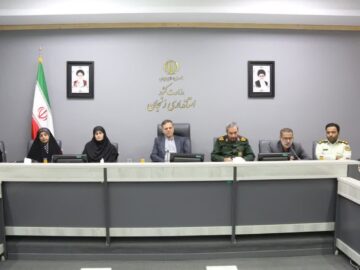 استاندار زنجان: خدمت به خانواده شهدا وظیفه‌ انسانی و انقلابی است