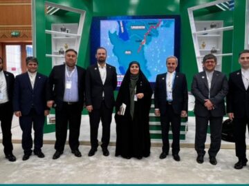 بازدید وزیر راه از غرفه ایران در اجلاس «کشورهای محصور در خشکی»