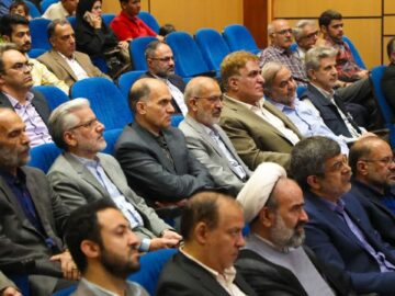 فیلم | نشست صمیمی خبرنگاران  یزد با استاندار