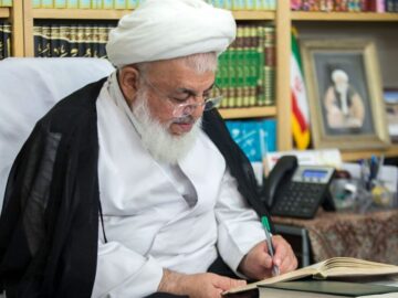امام جمعه یزد: خبرنگاران، دیده‌بانان امین حقیقت هستند