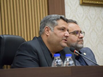 خبرنگاران افسران جنگ نرم در مقابله با دشمن ایستاده‌اند