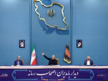 فعال مطبوعاتی: رسانه می‌تواند در کاستن و حل بحران‌ها به دولت کمک کند