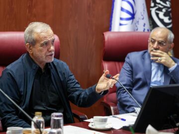پزشکیان بر شناسنامه‌دار کردن کالاها به عنوان راه نجات اقتصاد از قاچاق و احتکار تاکید کرد