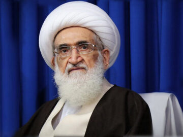 آیت الله نوری همدانی به علی لاریجانی  تبریک گفت