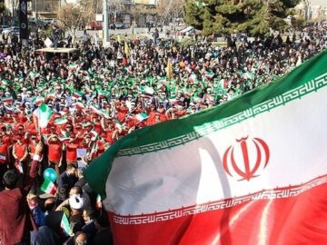 آینده ایران نه در سایه جنگ افزارها، بلکه با حفظ همبستگی ملی رقم می‌خورد